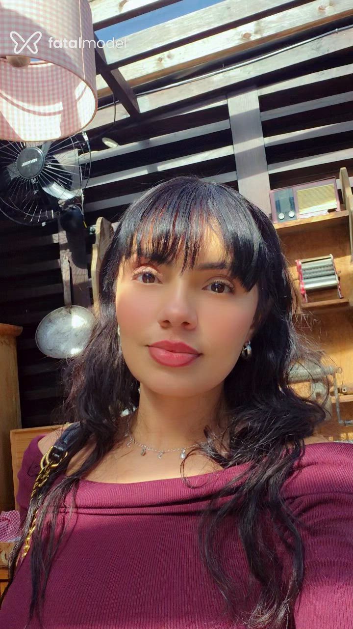 Acompanhante mulher com cabelo castanho de olhos castanhos - Afrodite Acompanhante mulher com cabelo castanho de olhos castanhos - Afrodite