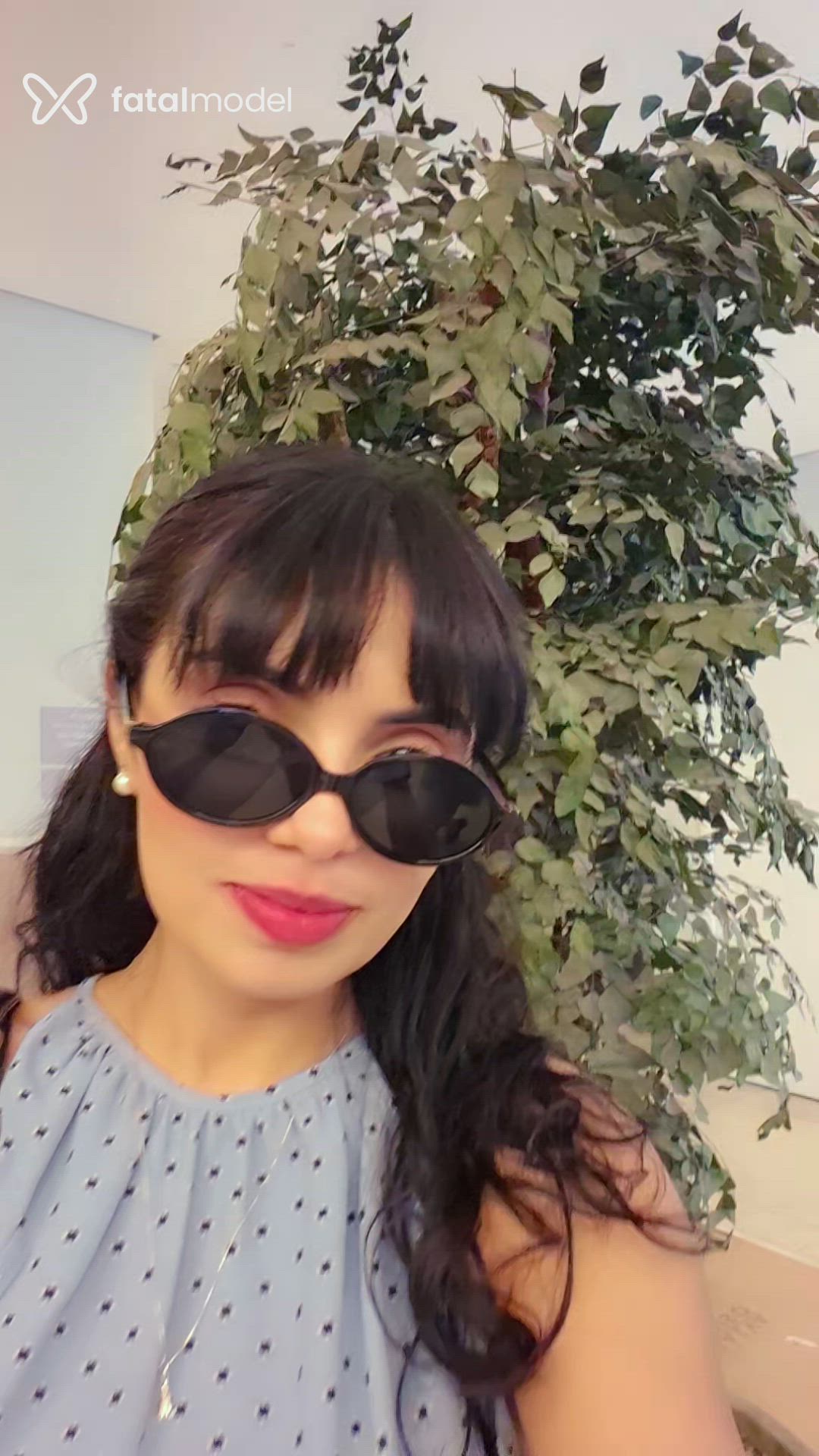 Acompanhante mulher com cabelo castanho de olhos castanhos - Helena Querino