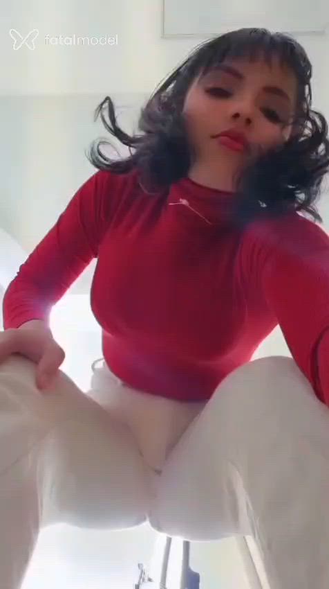 Acompanhante mulher com cabelo castanho de olhos castanhos - Helena Querino