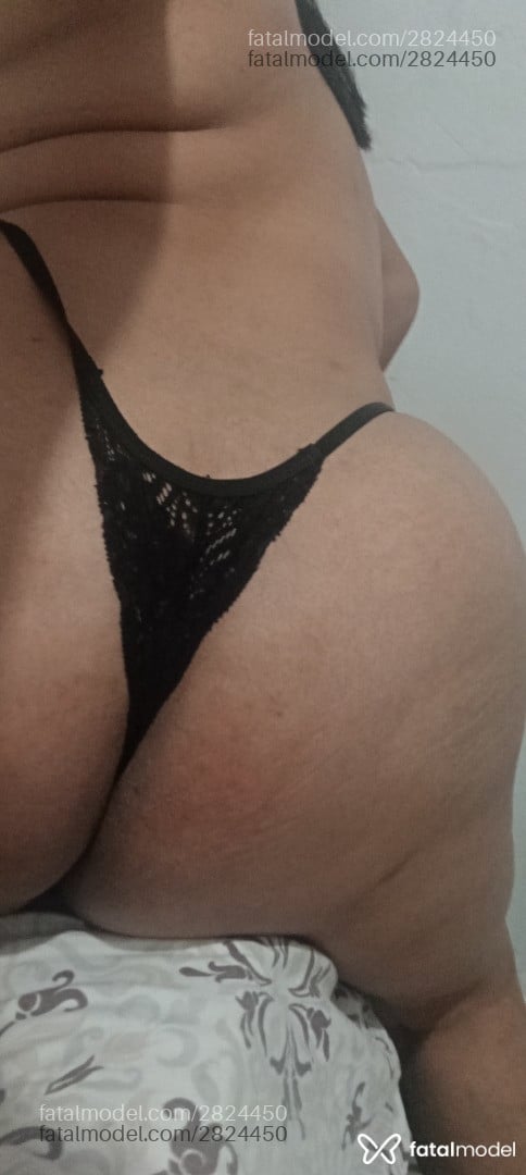 Acompanhante mulher trans com cabelo castanho de olhos castanhos - Jade Santos