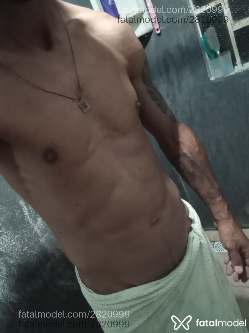 Acompanhante homem com cabelo castanho de olhos pretos - Murilo Acompanhante homem com cabelo castanho de olhos pretos - Murilo