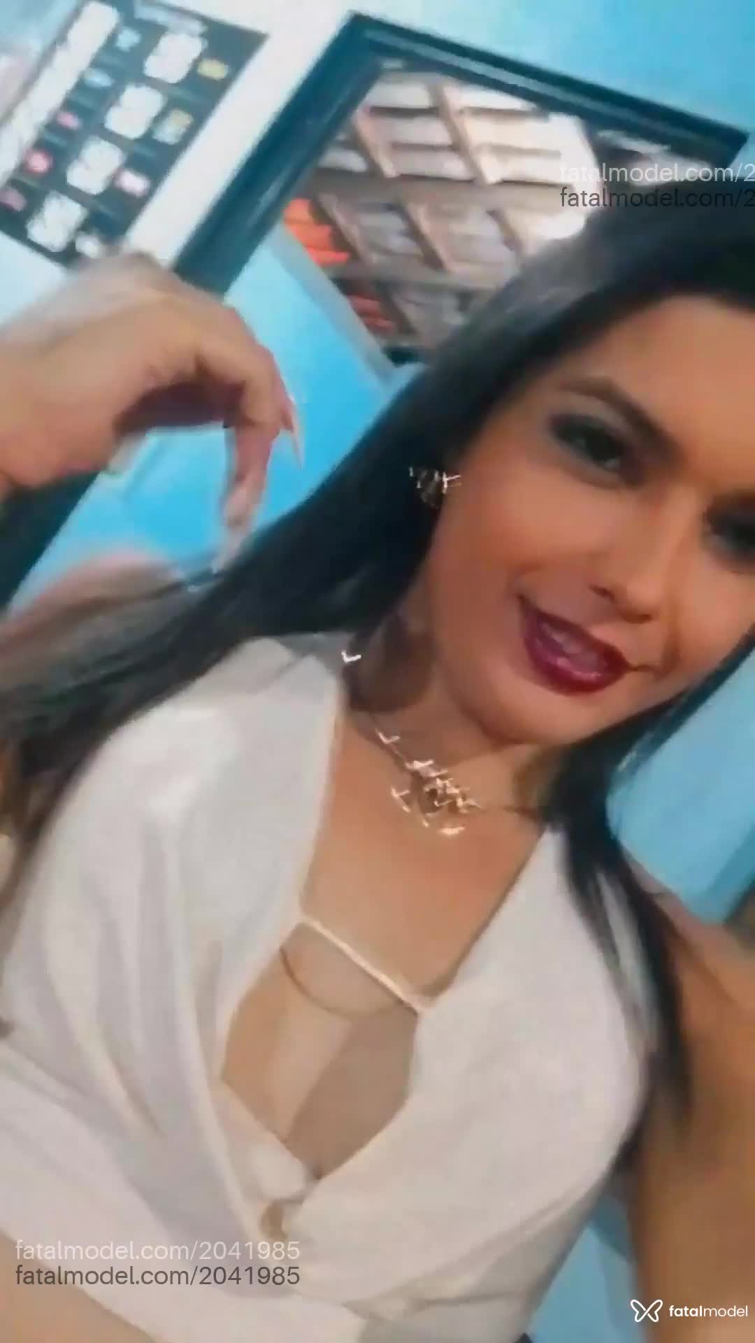 Acompanhante mulher trans morena (o) de olhos castanhos em Goianésia - Arianny