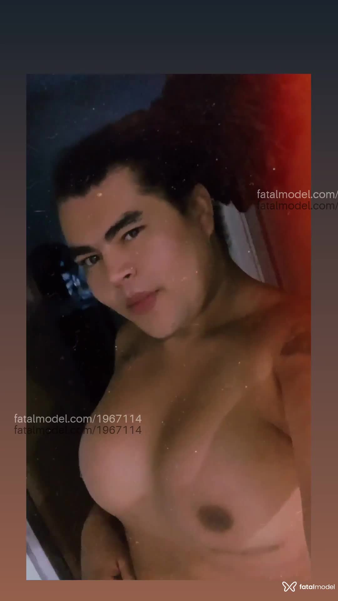 Acompanhante mulher trans com cabelo castanho de olhos castanhos em São Paulo - Isabela
