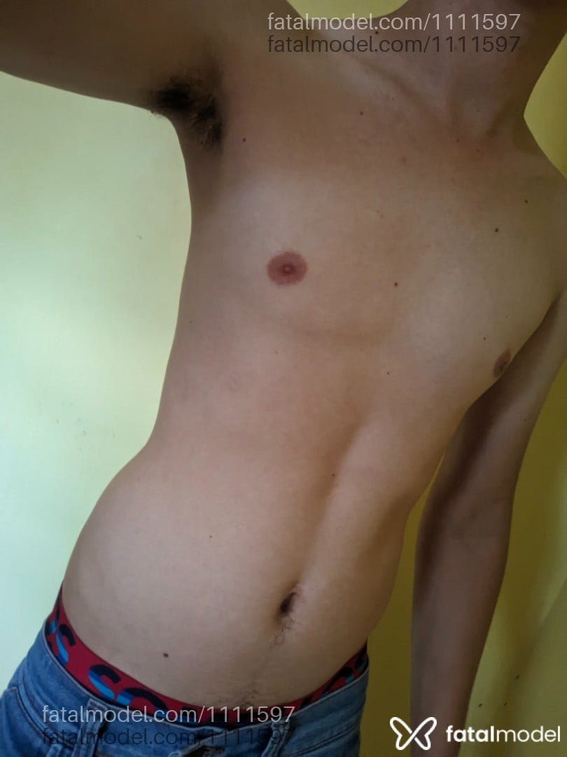 Acompanhante homem morena (o) de olhos castanhos em Alta Floresta Acompanhante homem morena (o) de olhos castanhos em Alta Floresta - Victor