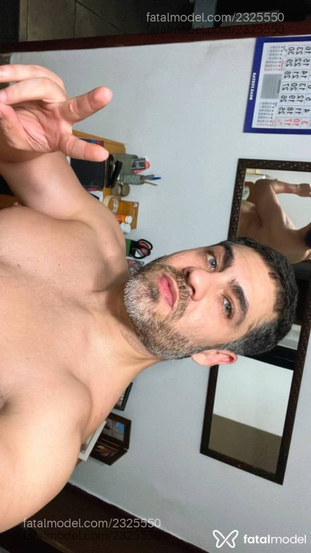 Acompanhante homem com cabelo castanho de olhos azuis em Rio de Janeiro - Sexyguyrj