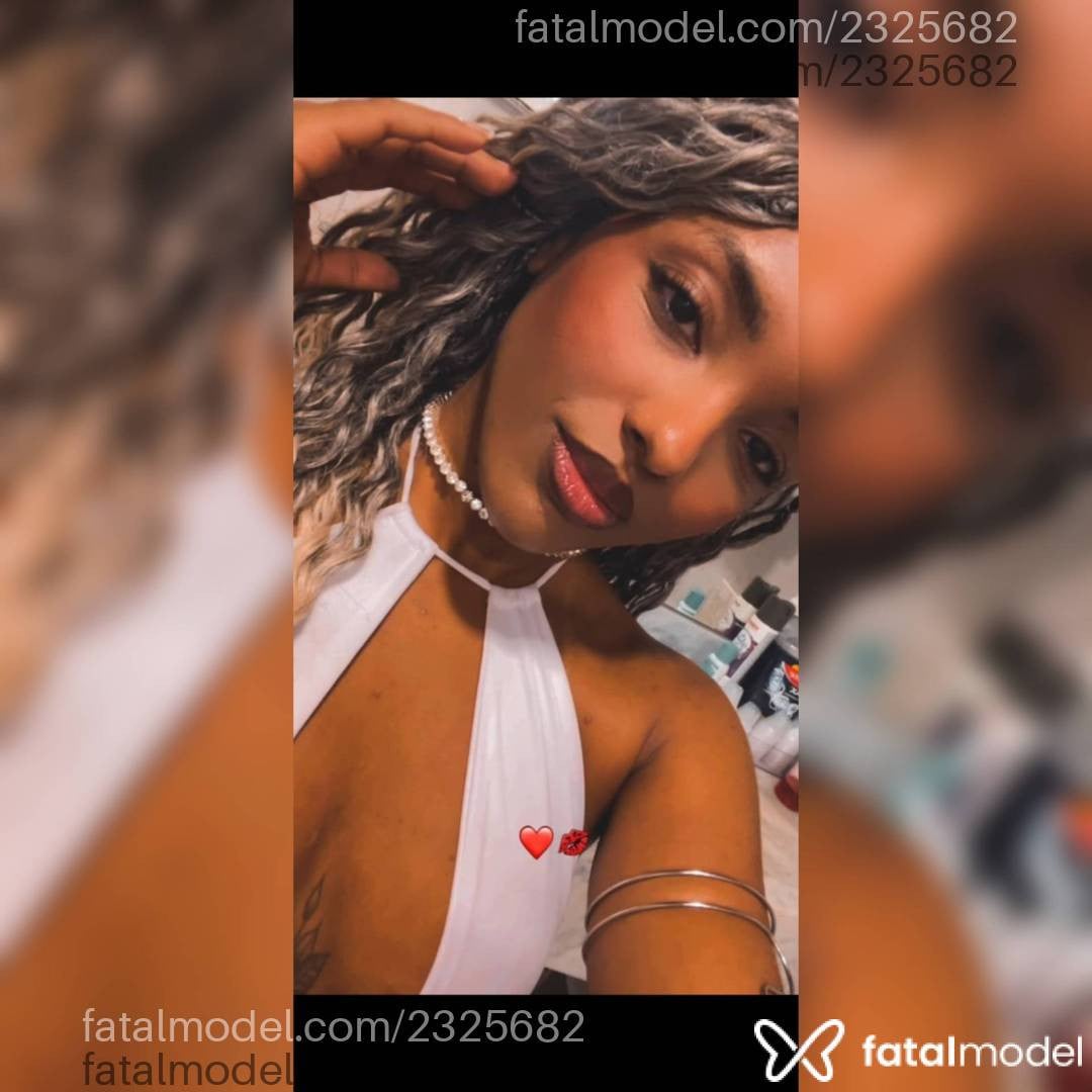 Acompanhante mulher ruiva (o) de olhos castanhos - Lorena Luz