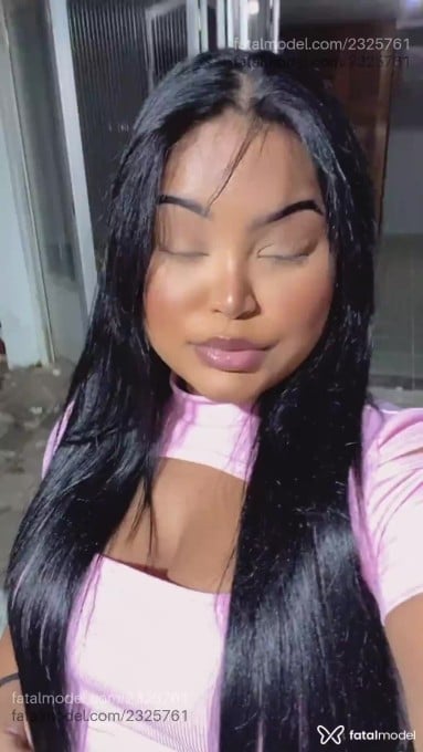 Acompanhante mulher com cabelo castanho de olhos mel em Caxias do Sul - Cris Silva