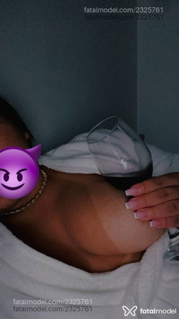 Acompanhante mulher com cabelo castanho de olhos mel em Caxias do Sul - Cris Silva