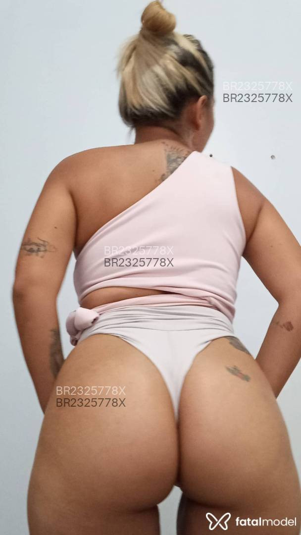 Acompanhante mulher loira (o) de olhos castanhos em Virtual Acompanhante mulher loira (o) de olhos castanhos em Virtual - Maitê Valentina