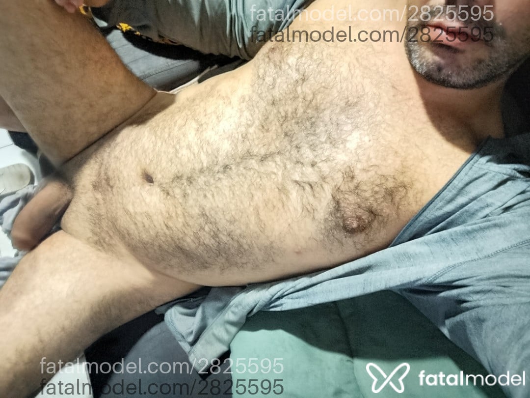Acompanhante homem com cabelo grisalho de olhos castanhos em Florianópolis - Faogao