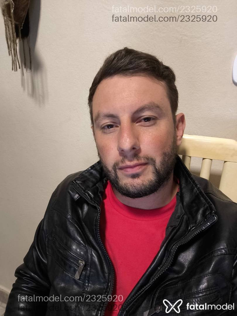 Acompanhante homem com cabelo castanho de olhos castanhos - Malcaminho Acompanhante homem com cabelo castanho de olhos castanhos - Malcaminho