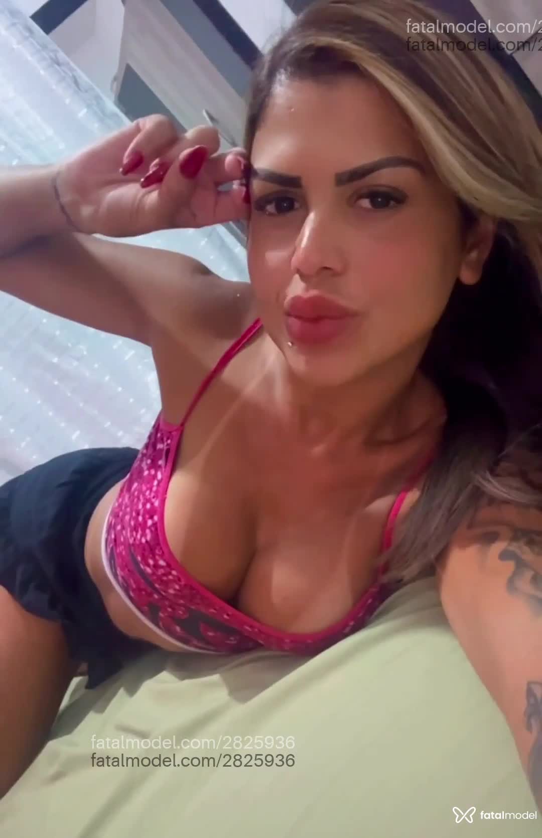 Acompanhante mulher trans loira (o) de olhos pretos em Virtual - Danielle