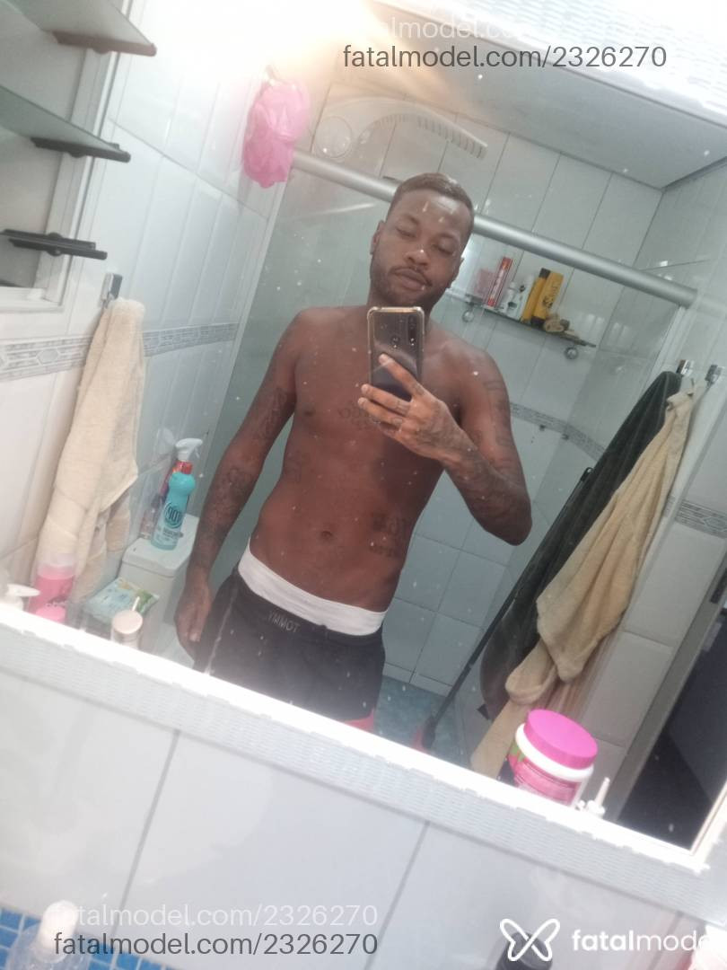 Acompanhante homem morena (o) de olhos castanhos em São Paulo - Henry