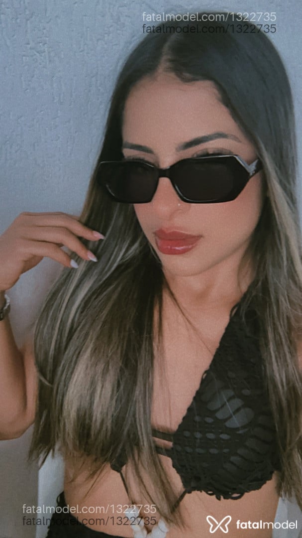 Acompanhante mulher loira (o) de olhos mel - ágatha Acompanhante mulher loira (o) de olhos mel - ágatha
