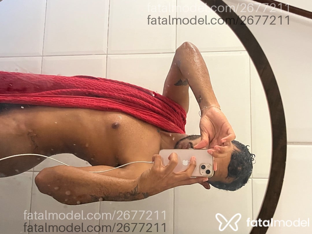 Acompanhante mulher trans morena (o) de olhos castanhos em Araguaçu Acompanhante mulher trans morena (o) de olhos castanhos em Araguaçu - Felipe