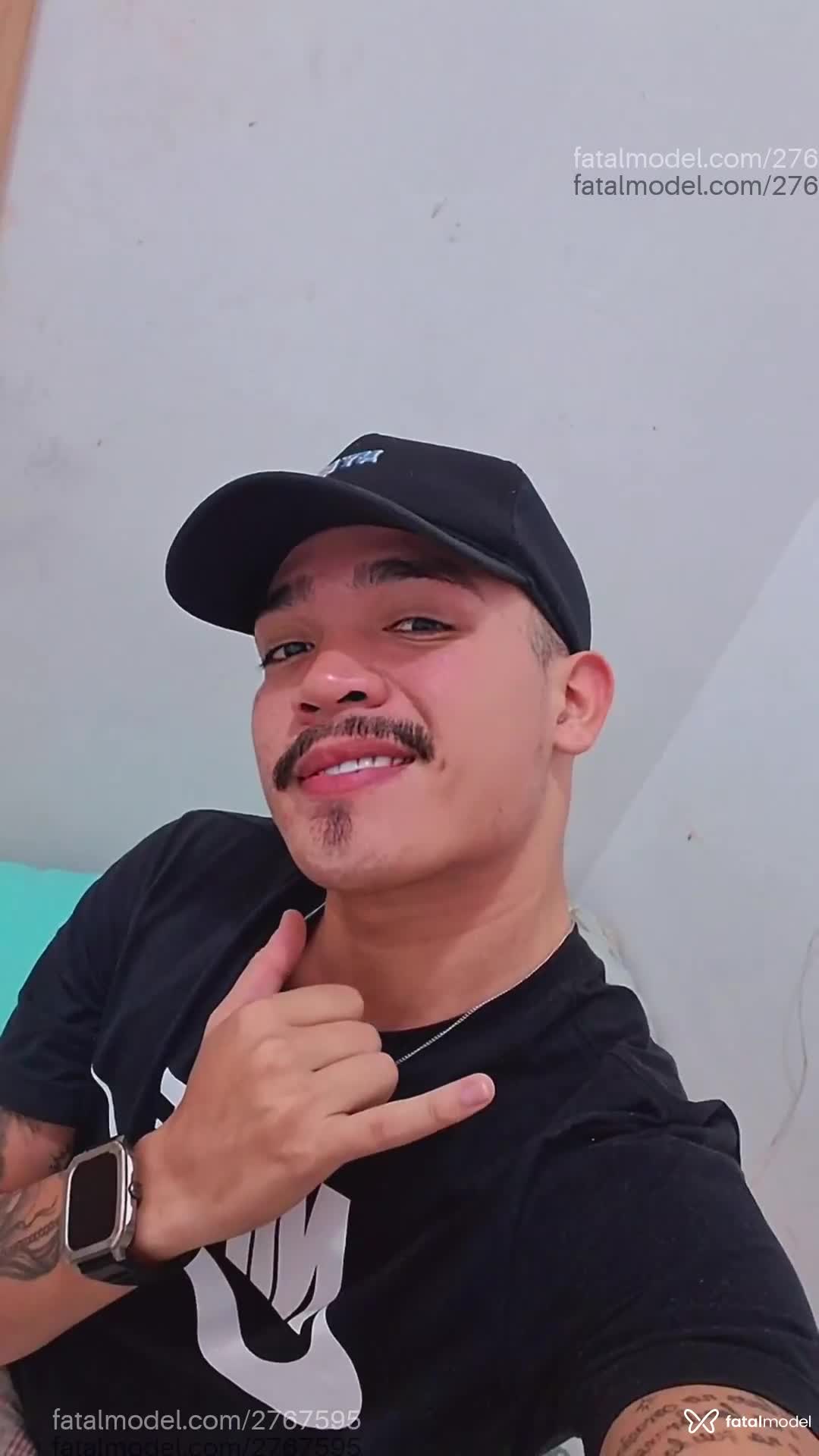 Acompanhante homem morena (o) de olhos pretos em Curitiba - Wuemadson
