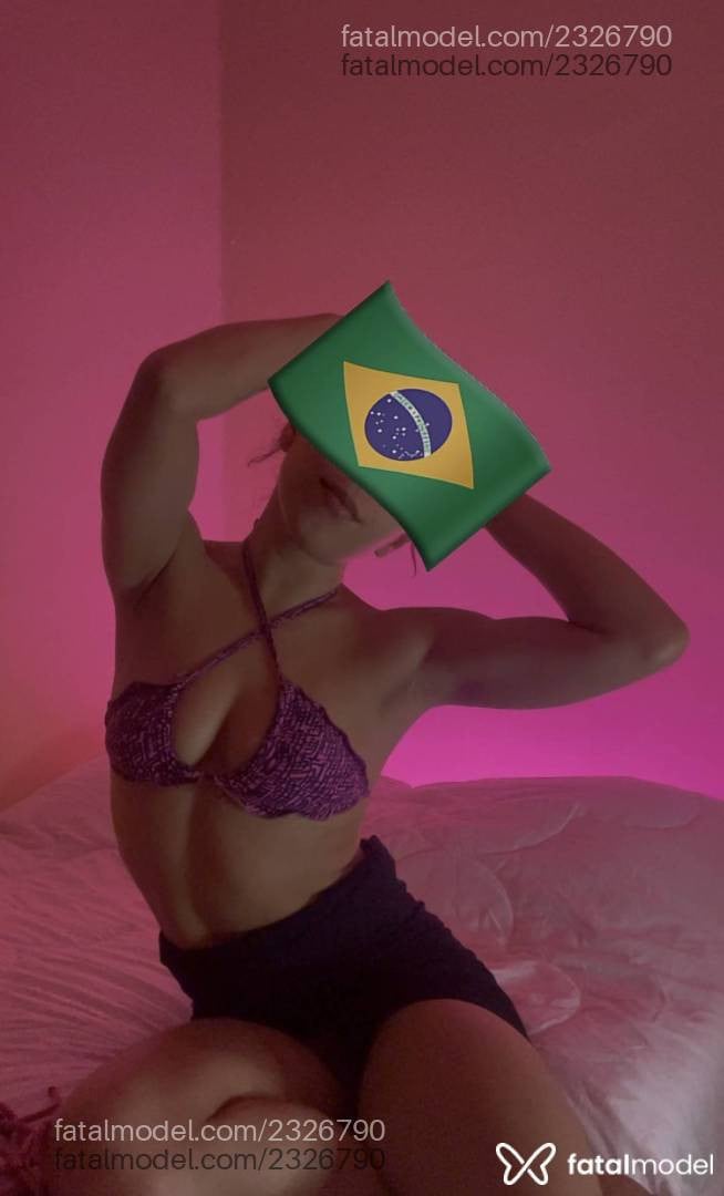 Acompanhante mulher ruiva (o) de olhos castanhos - Emilly