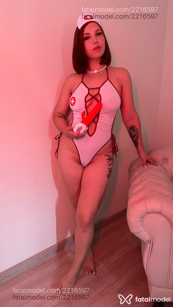 Acompanhante mulher com cabelo castanho de olhos castanhos - Amora Acompanhante mulher com cabelo castanho de olhos castanhos - Amora
