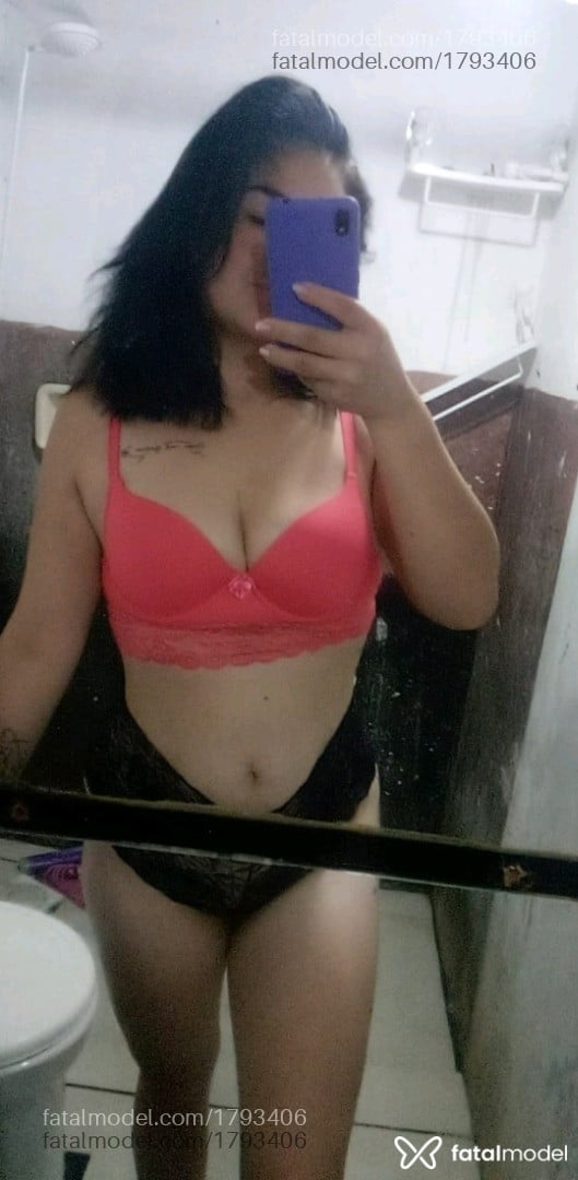 Acompanhante mulher morena (o) de olhos castanhos em Porto Alegre Acompanhante mulher morena (o) de olhos castanhos em Porto Alegre - Coral