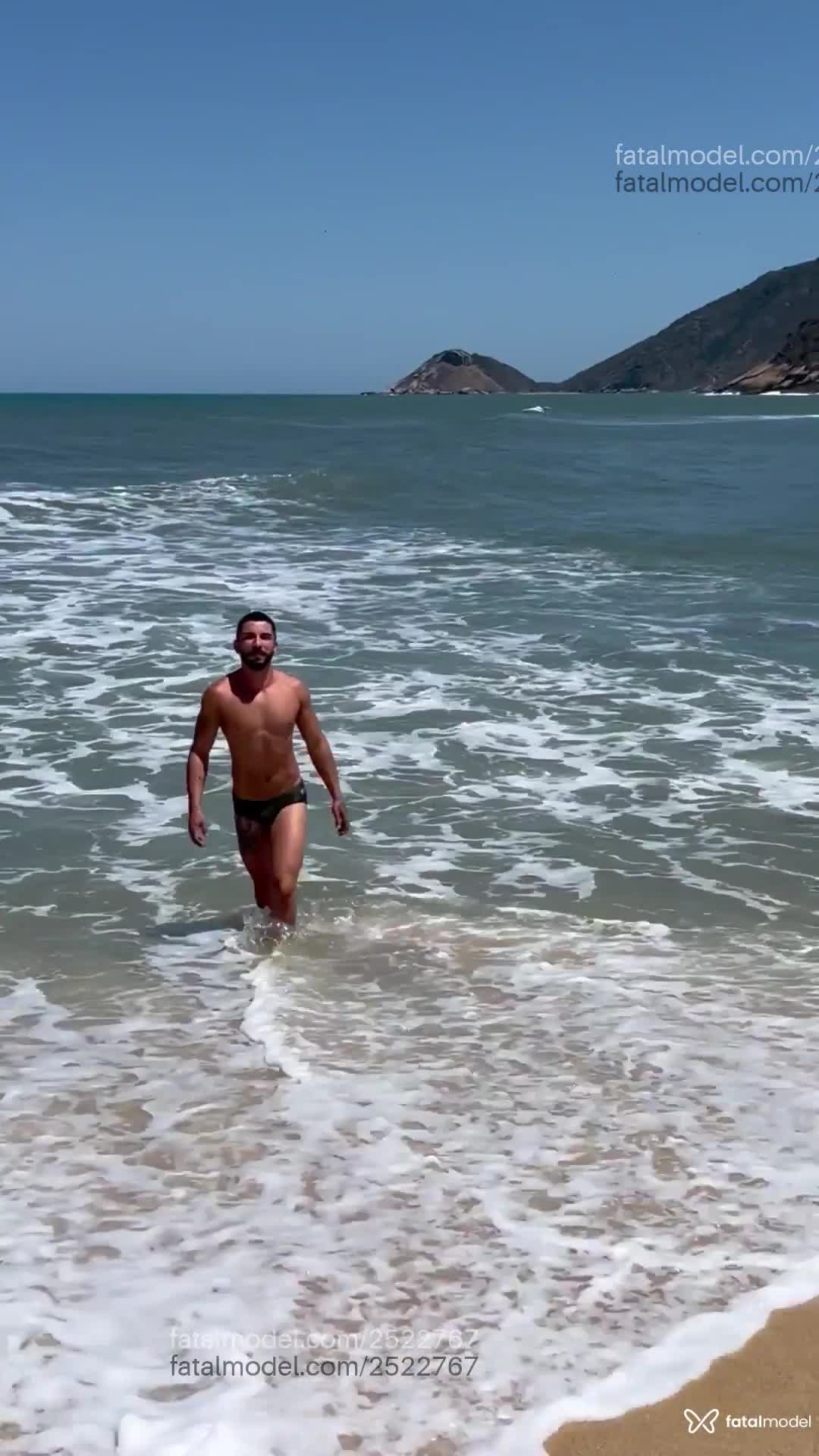 Acompanhante homem com cabelo castanho de olhos verdes em Rio de Janeiro - Rafael