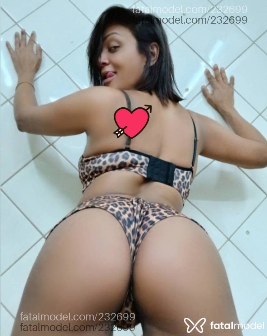 Acompanhante mulher com cabelo castanho de olhos castanhos em Resende - Letícia