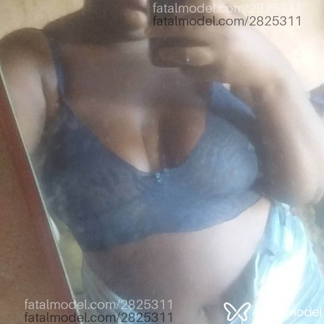 Acompanhante mulher morena (o) de olhos pretos em Volta Redonda - Adriana