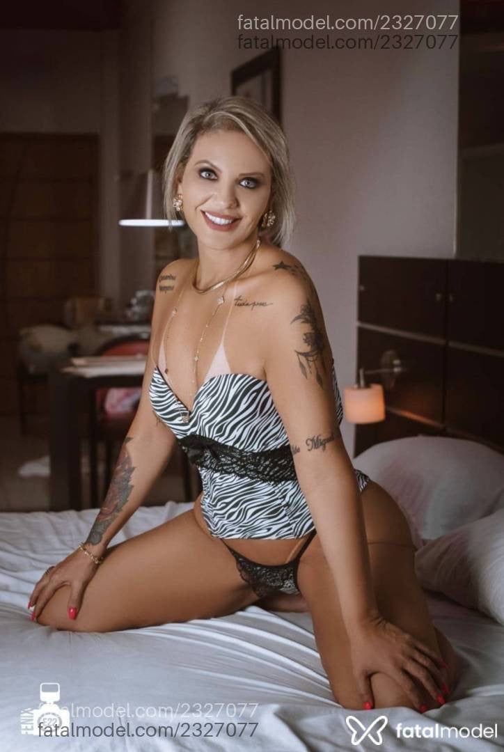 Acompanhante mulher loira (o) de olhos verdes - Mel Lopes