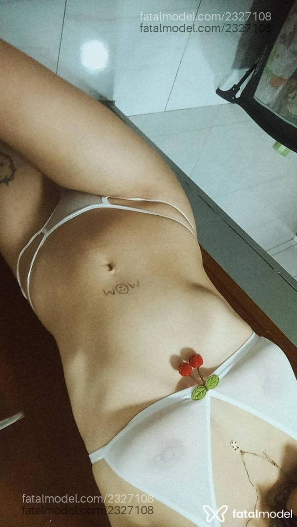 Acompanhante mulher com cabelo castanho de olhos castanhos - Maria