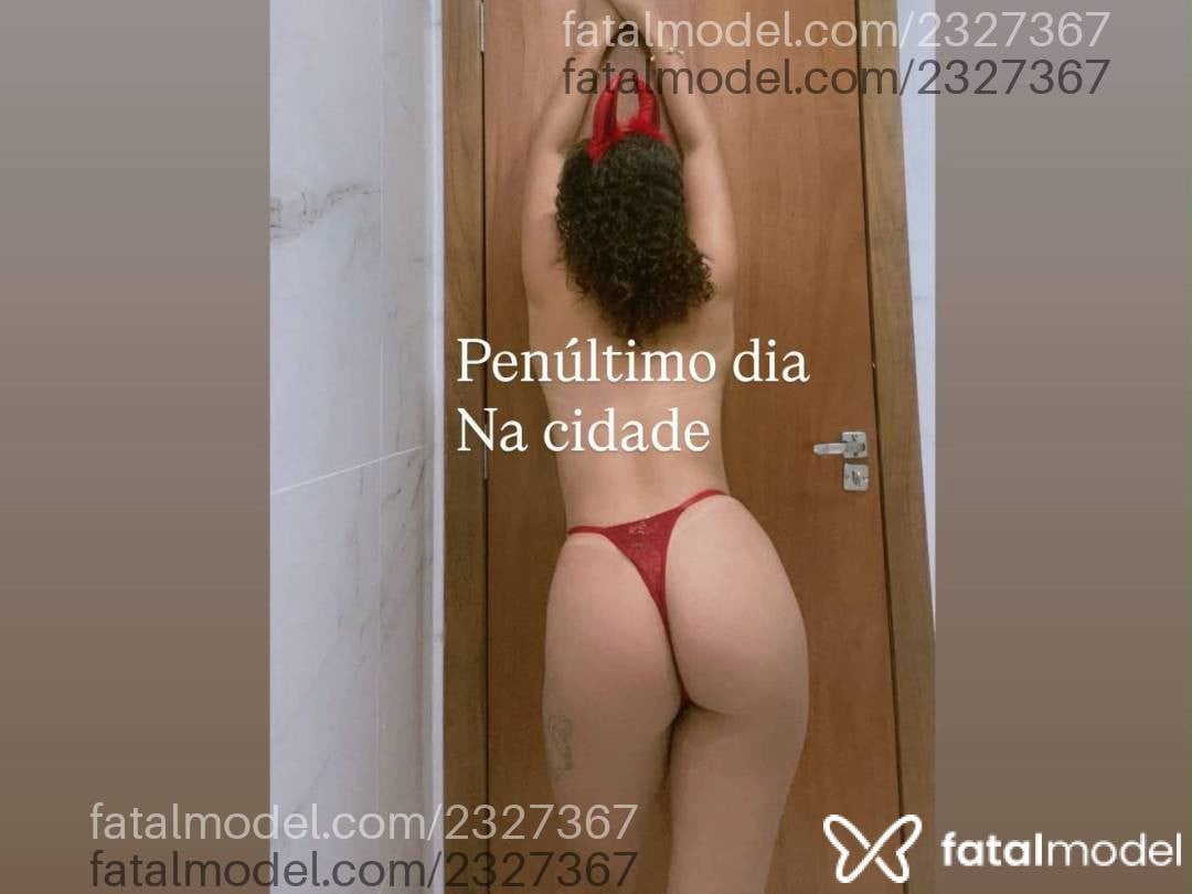 Acompanhante mulher com cabelo castanho de olhos castanhos - Laura Paixão