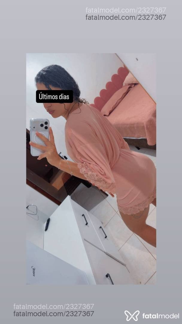 Acompanhante mulher com cabelo castanho de olhos castanhos - Laura Paixão