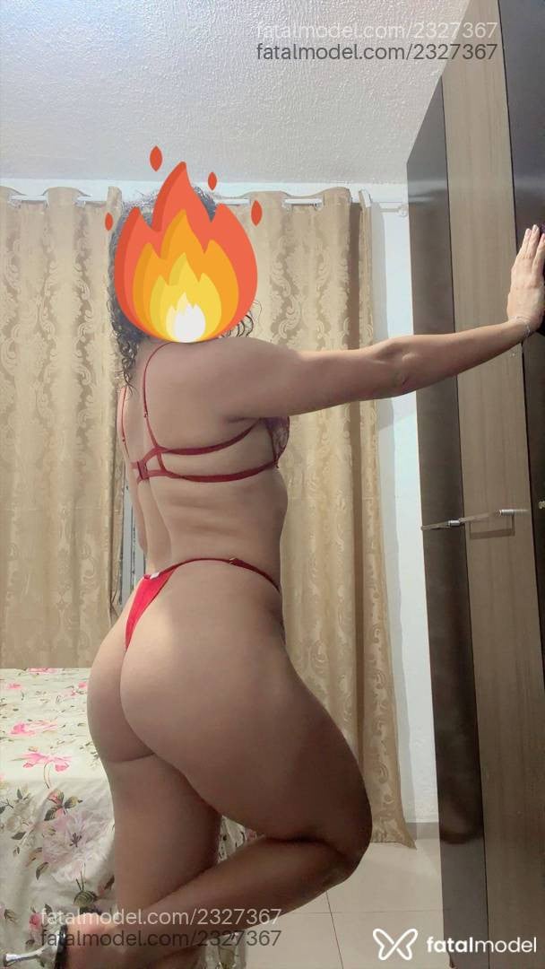 Acompanhante mulher com cabelo castanho de olhos castanhos - Laura Paixão