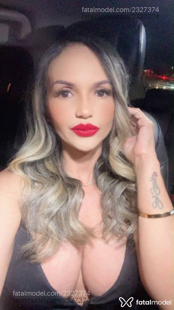 Acompanhante mulher loira (o) de olhos mel - Jhulie Ferreira