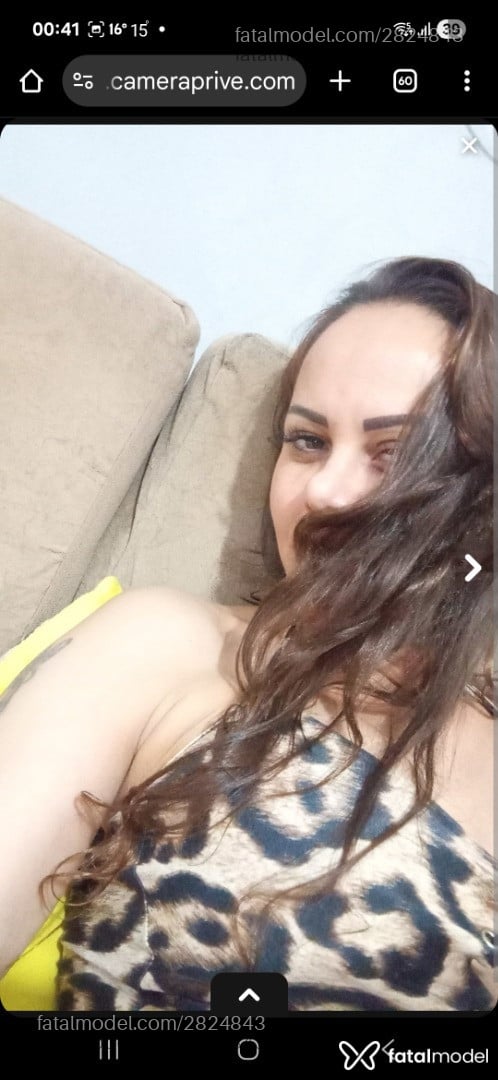 Acompanhante mulher com cabelo castanho de olhos mel em Porto Alegre - Manu Martine
