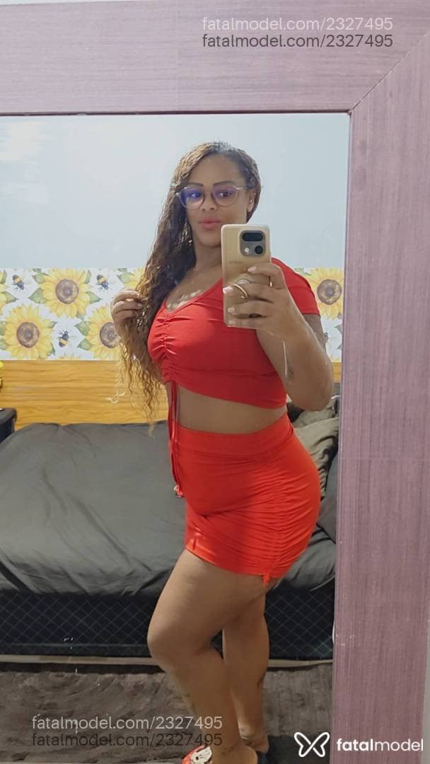 Acompanhante mulher com cabelo castanho de olhos castanhos - Girassol