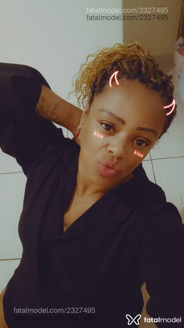 Acompanhante mulher com cabelo castanho de olhos castanhos em Cabo Frio Acompanhante mulher com cabelo castanho de olhos castanhos em Cabo Frio - Girassol
