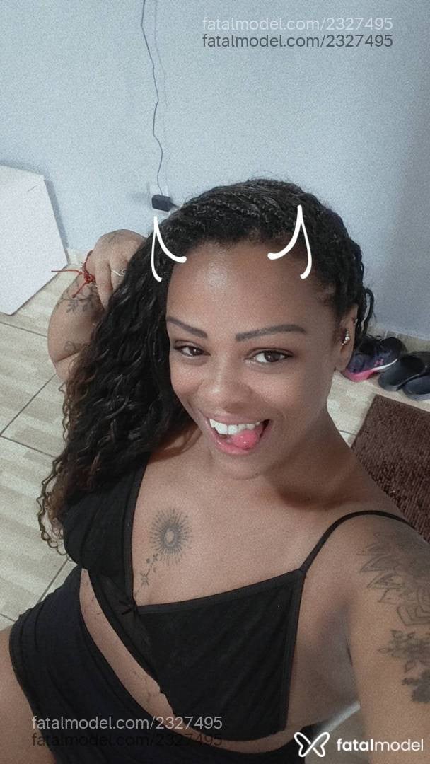 Acompanhante mulher com cabelo castanho de olhos castanhos - Girassol