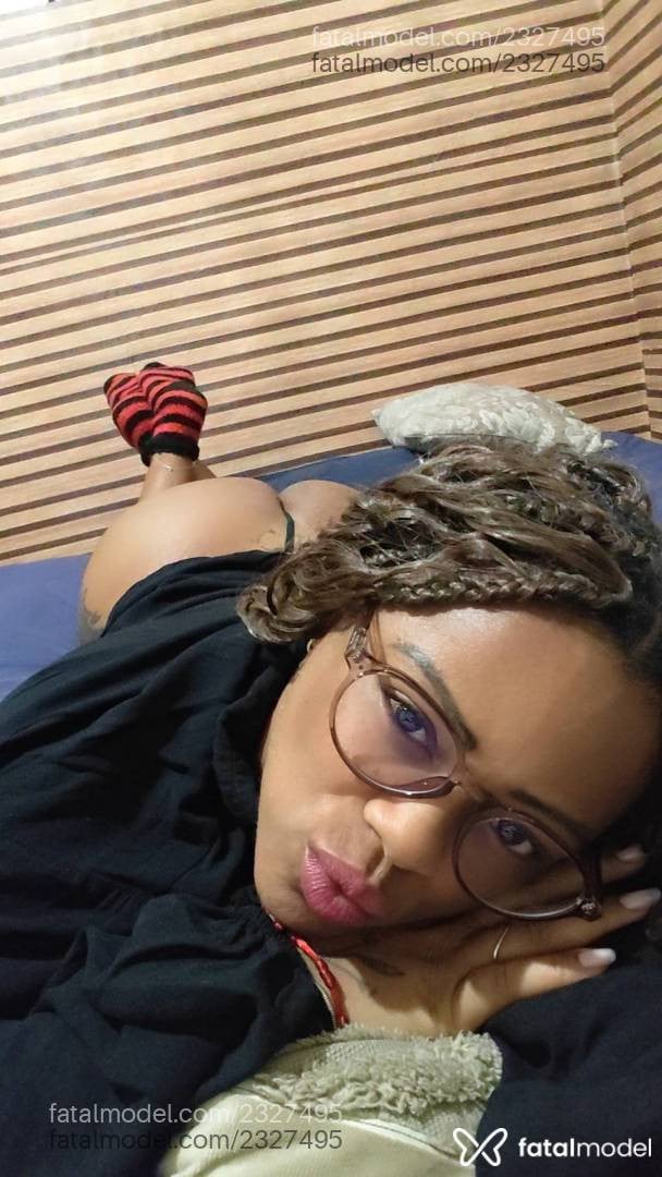 Acompanhante mulher com cabelo castanho de olhos castanhos em Cabo Frio - Girassol