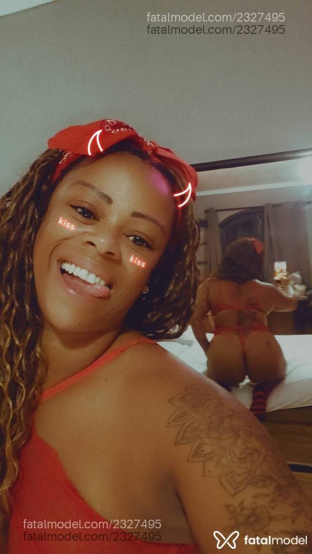 Acompanhante mulher com cabelo castanho de olhos castanhos em Cabo Frio Acompanhante mulher com cabelo castanho de olhos castanhos em Cabo Frio - Girassol