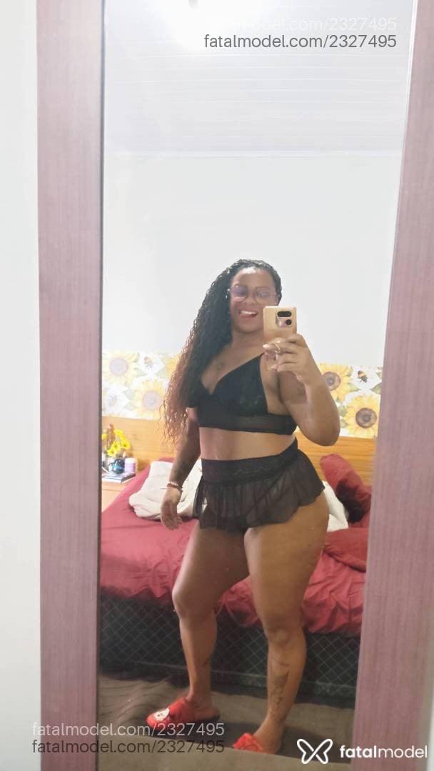 Acompanhante mulher com cabelo castanho de olhos castanhos - Girassol