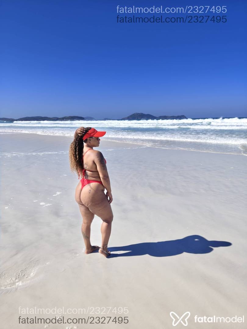 Acompanhante mulher com cabelo castanho de olhos castanhos em Cabo Frio - Girassol