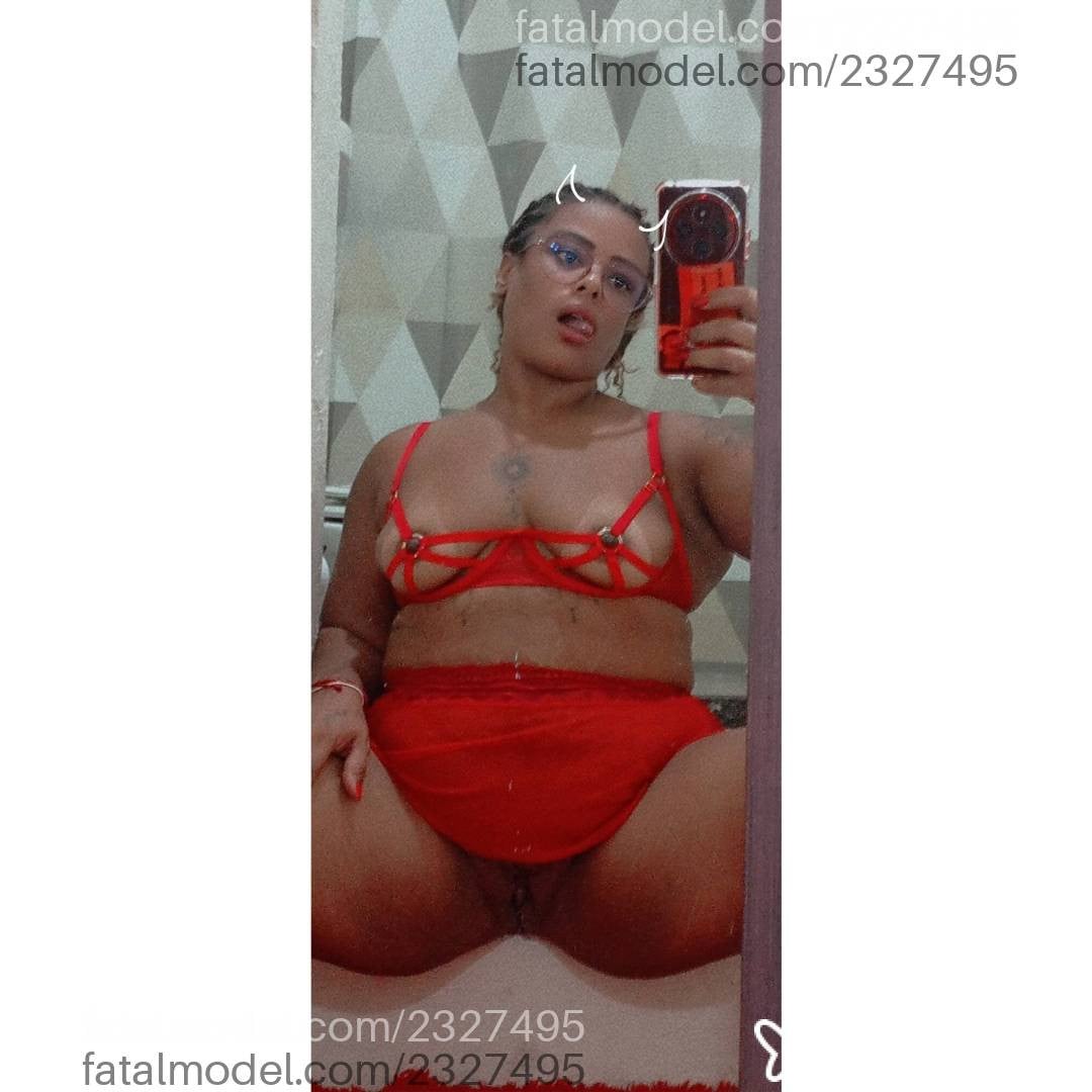 Acompanhante mulher com cabelo castanho de olhos castanhos em Cabo Frio - Girassol