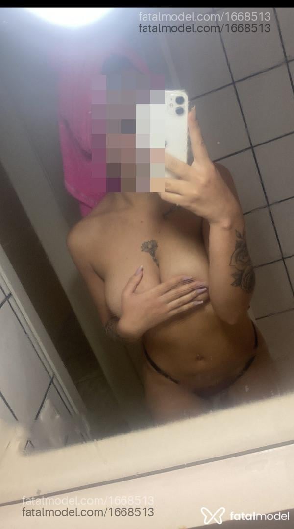 Acompanhante mulher morena (o) de olhos castanhos em Santiago - Jade Ferrari