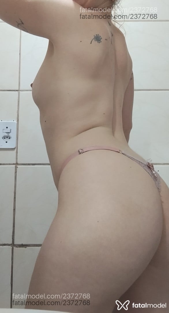 Acompanhante mulher loira (o) de olhos castanhos em Curitiba Acompanhante mulher loira (o) de olhos castanhos em Curitiba - Monique