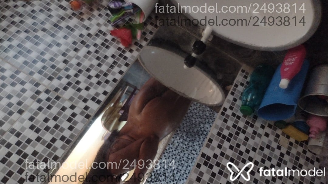 Acompanhante mulher trans com cabelo castanho de olhos castanhos em Caucaia - Agatha Beatriz