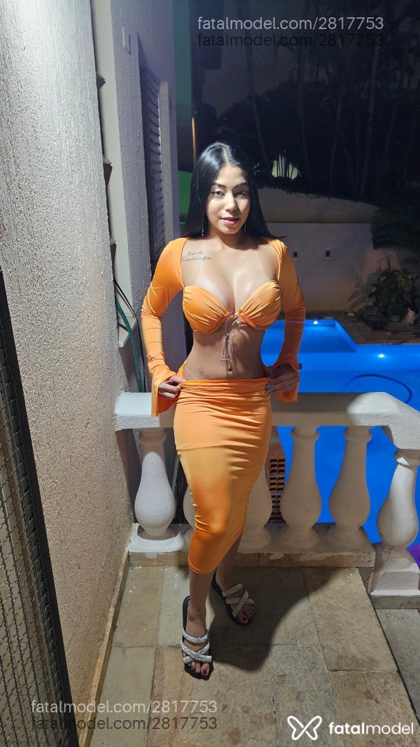 Acompanhante mulher morena (o) de olhos castanhos - Nayomi Acompanhante mulher morena (o) de olhos castanhos - Nayomi