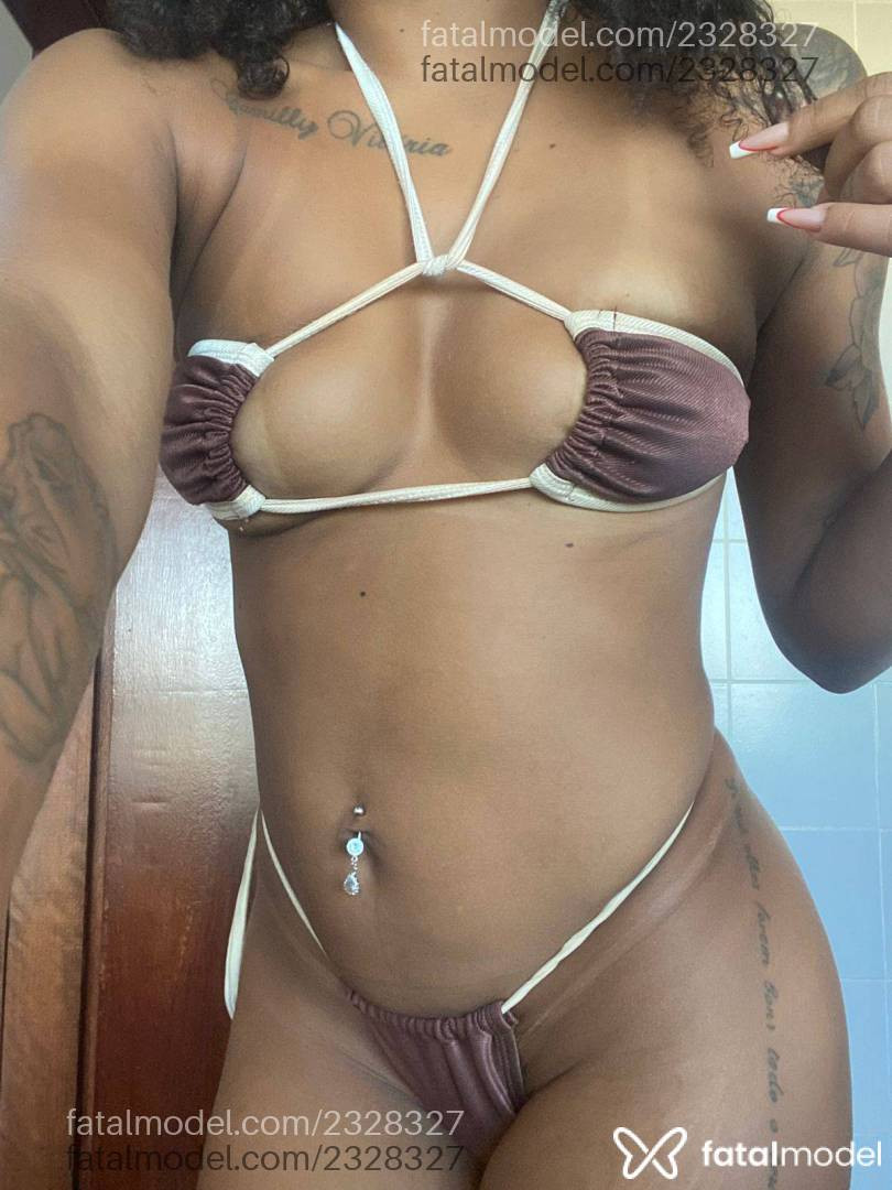 Acompanhante mulher com cabelo castanho de olhos pretos em Rio de Janeiro - Raissa Ramos