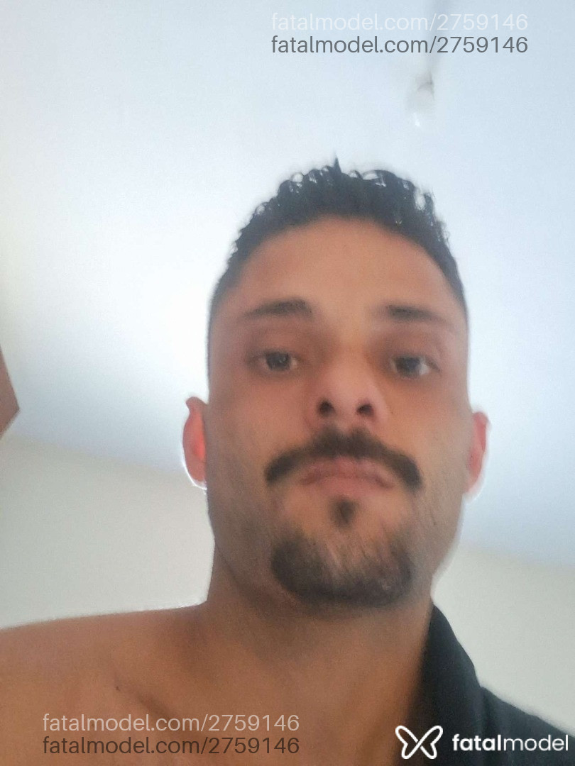 Acompanhante homem morena (o) de olhos pretos em Virtual Acompanhante homem morena (o) de olhos pretos em Virtual - Henrique
