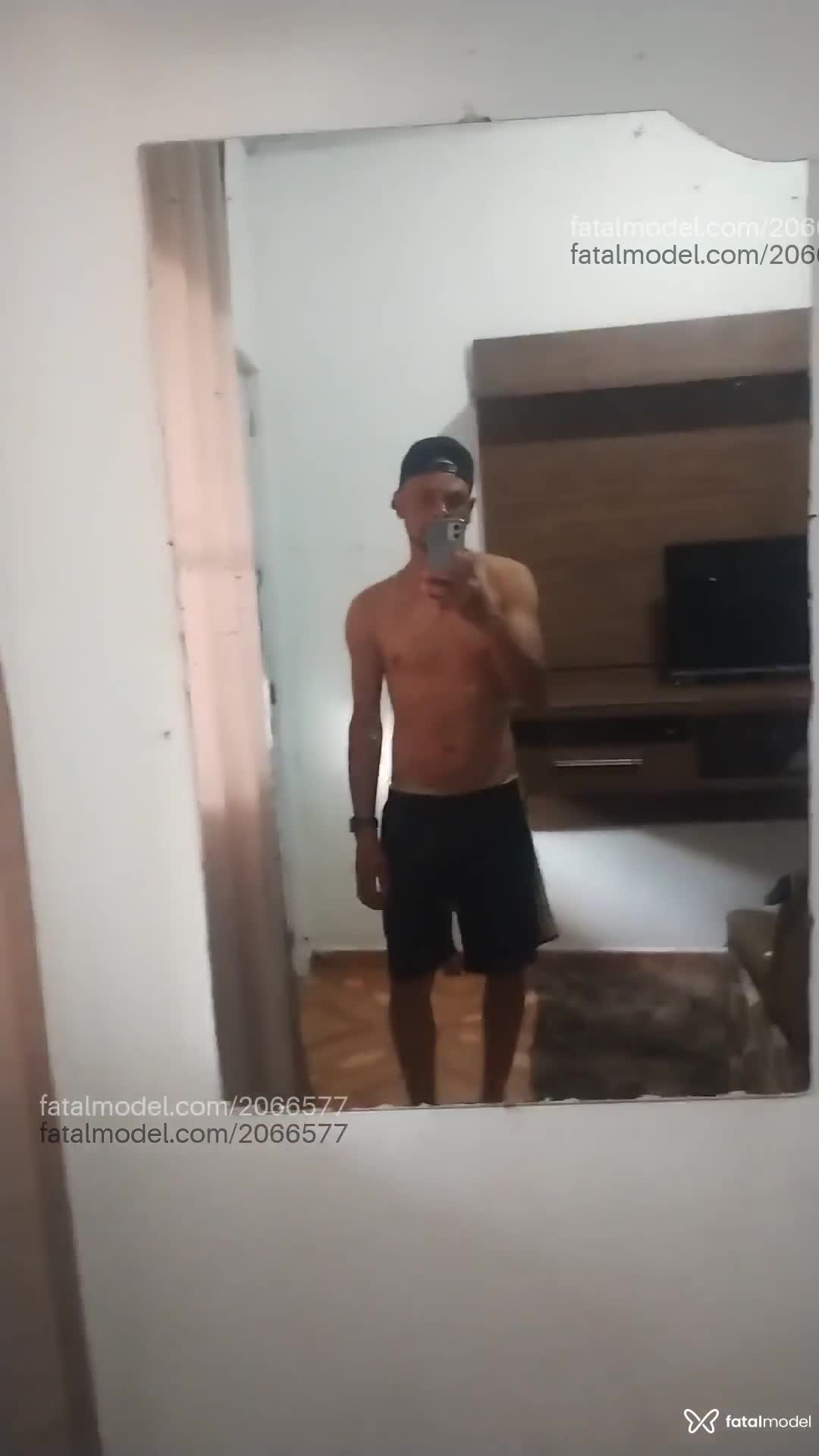 Acompanhante homem com cabelo castanho de olhos castanhos em Paraty - Adrian