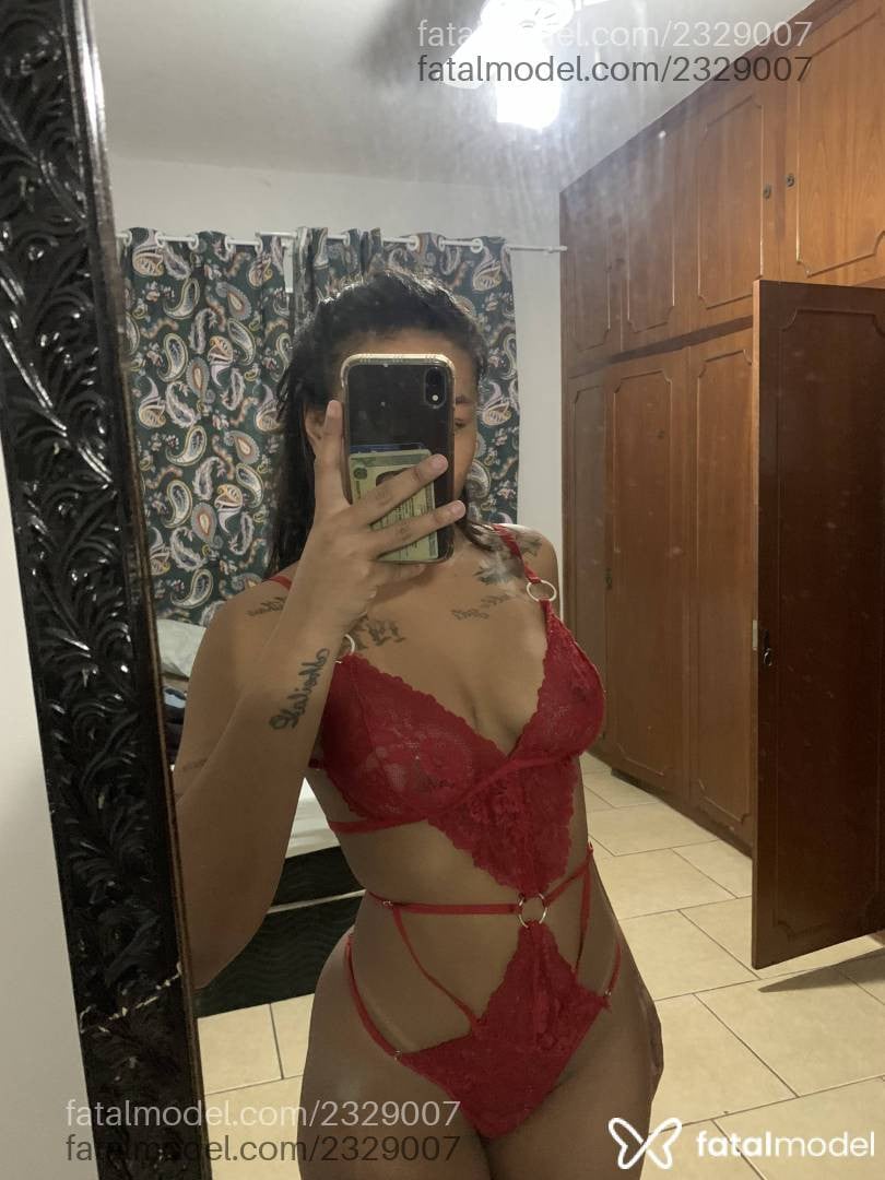 Acompanhante mulher morena (o) de olhos pretos - Gabrielly Vitória