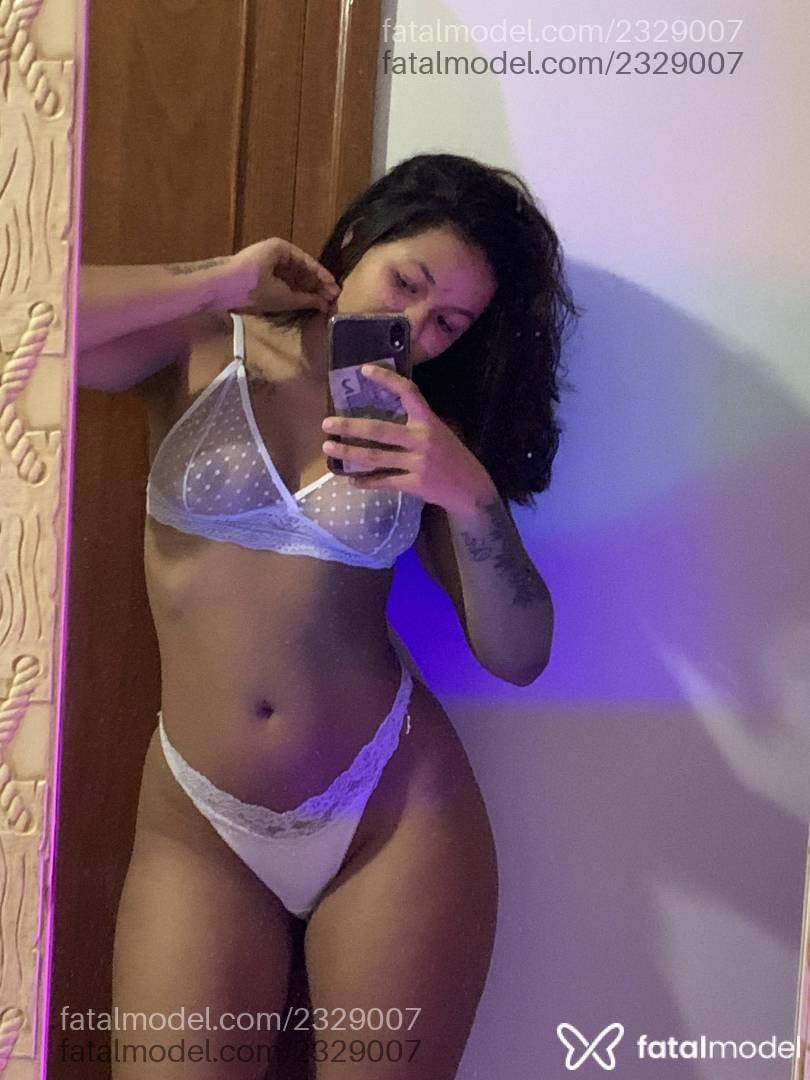 Acompanhante mulher morena (o) de olhos pretos - Gabrielly Vitória